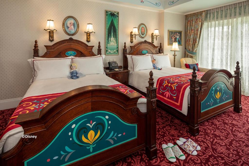 Hong Kong Disneyland Hotel