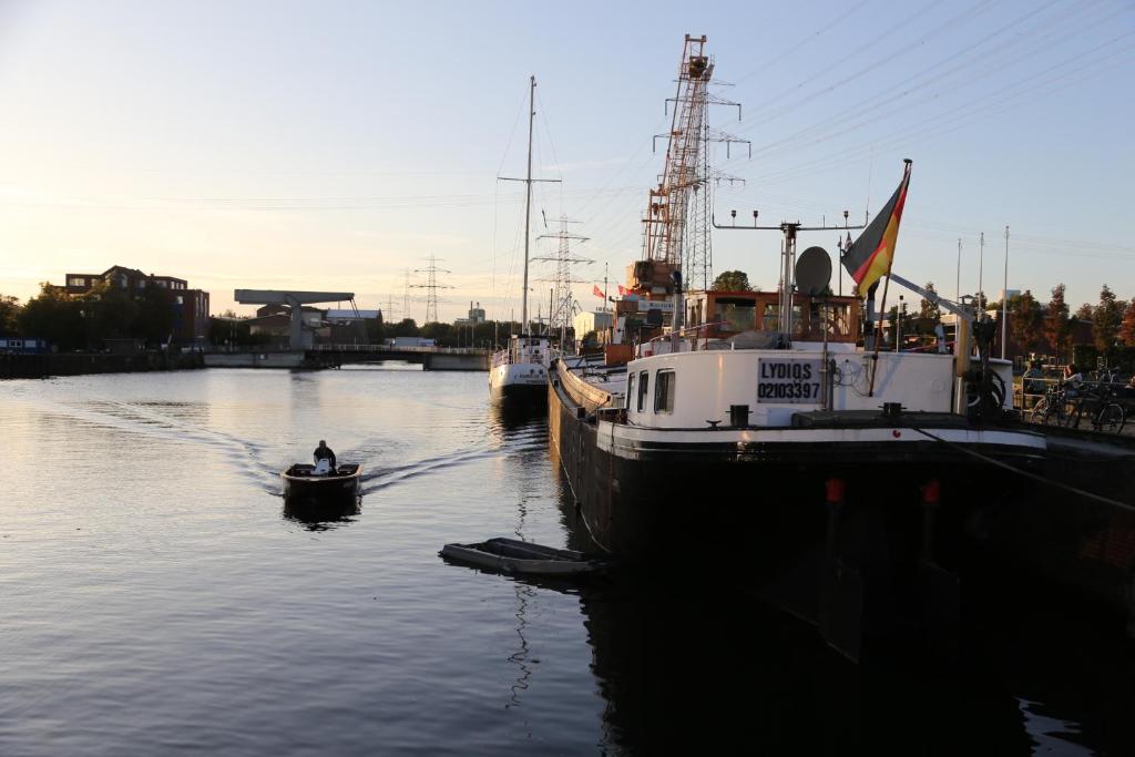 Schiffshotel Schlafen im Hafen