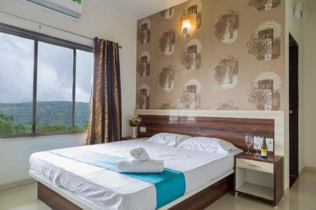 Hill View Bungalow,Mahabaleshwar With Private Swimming Pool