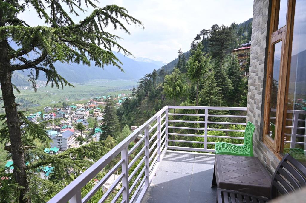 Hotel Seven Hills Manali