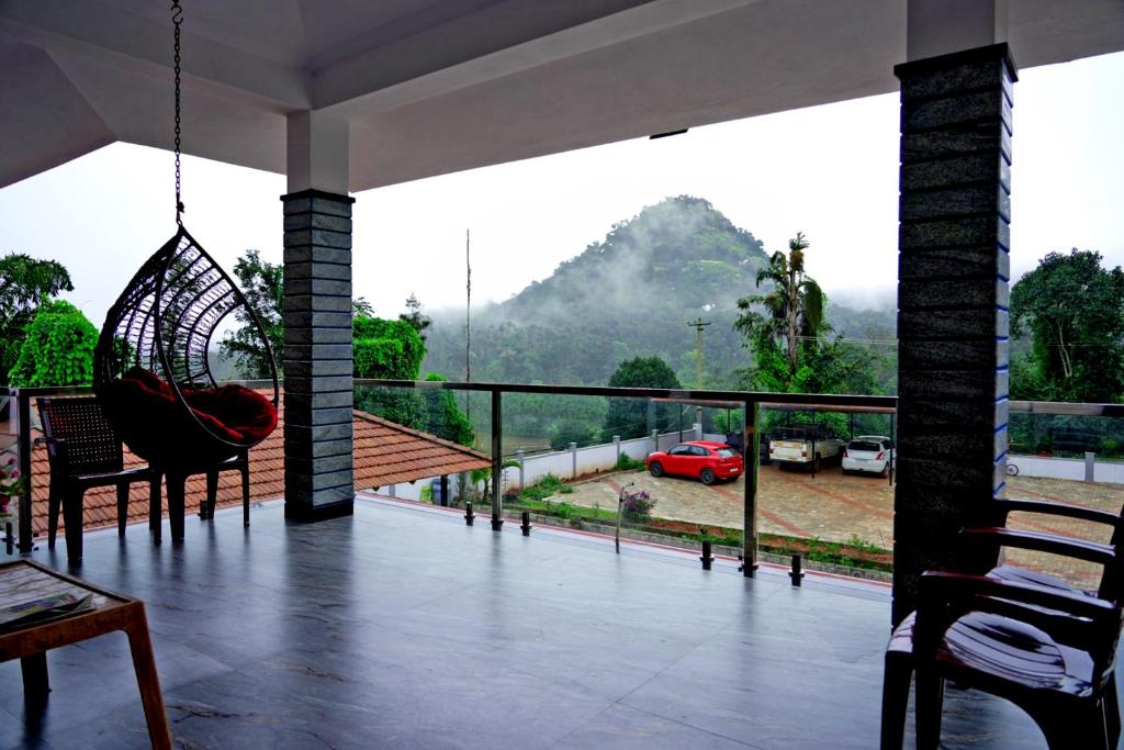 Kotibetta Homestay - Mountains View, River & Trek