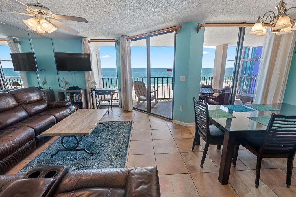 Phoenix East 801 - Corner unit with wrap-around balcony and unparalleled views!