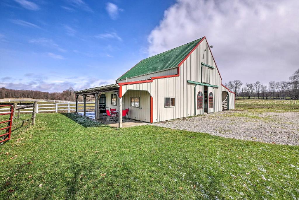 Renovated Bunkhouse on 12-Acre Horse Farm!