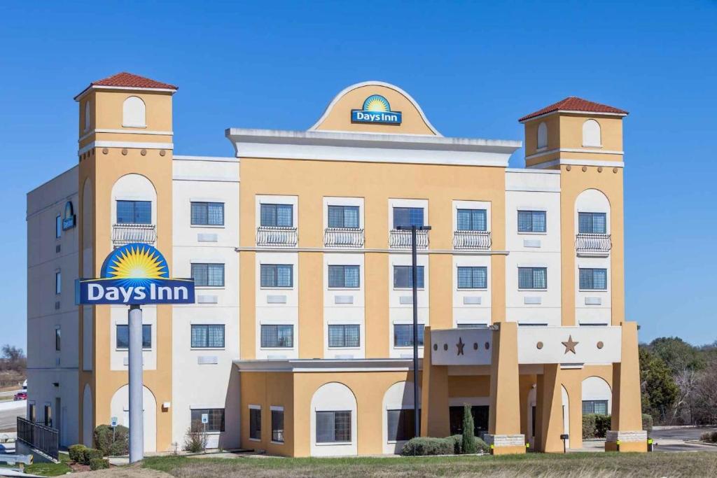 Days Inn by Wyndham Salado